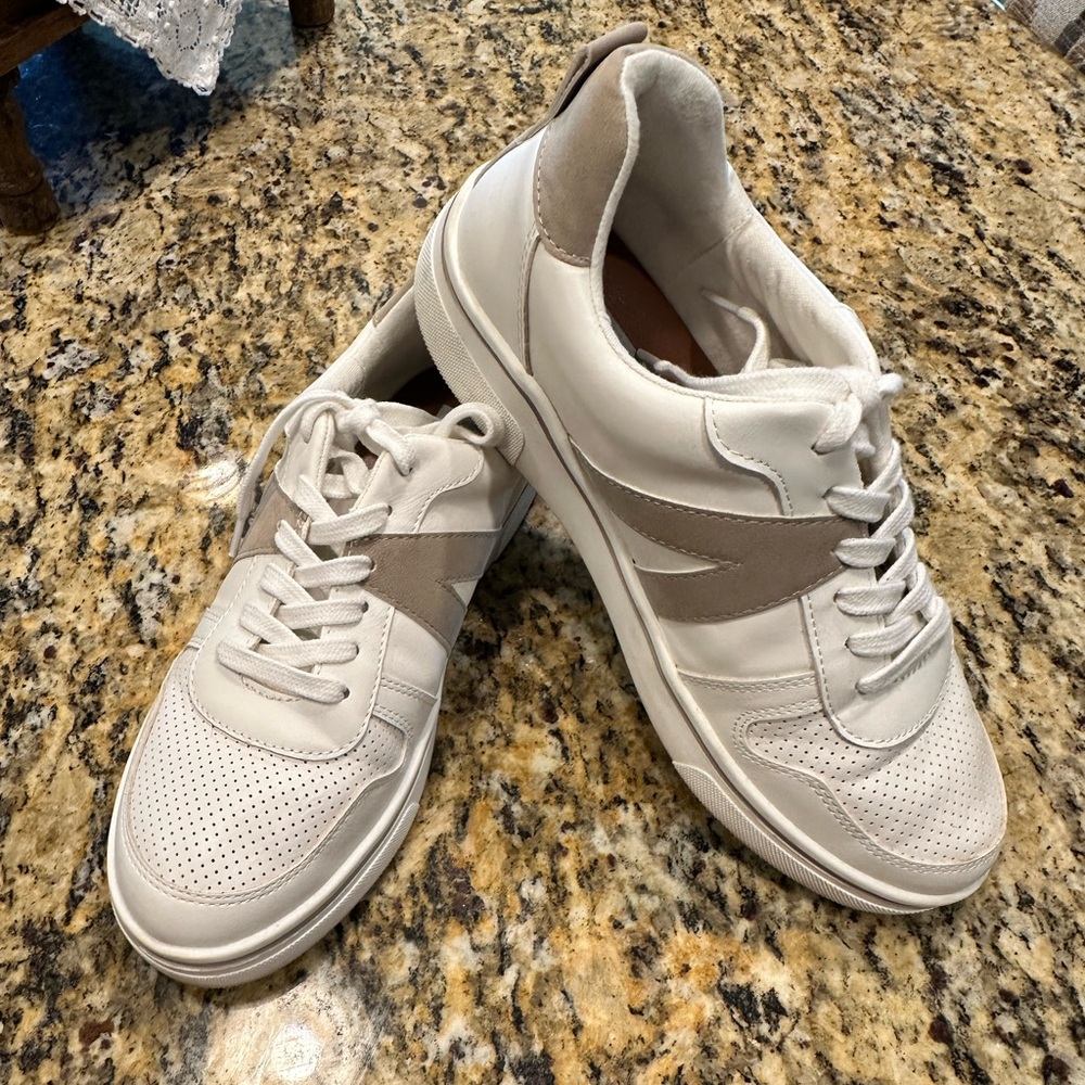 MIA Shoes